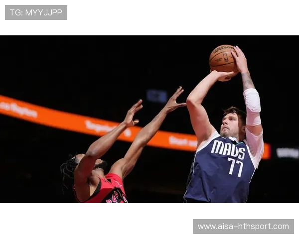 东契奇背身中投轻松命中，独行侠继续加速