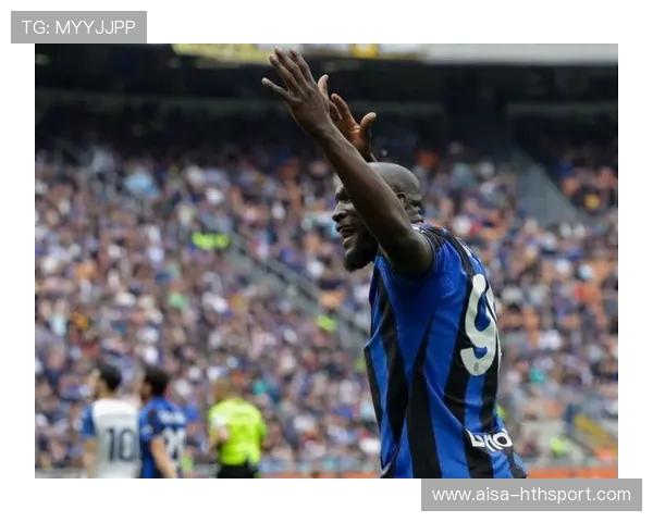 卢卡库二点跟进爆射，力量与时机完美融合