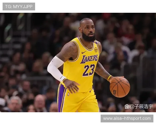 湖人前场高位组织，詹姆斯沟通指挥作用显著